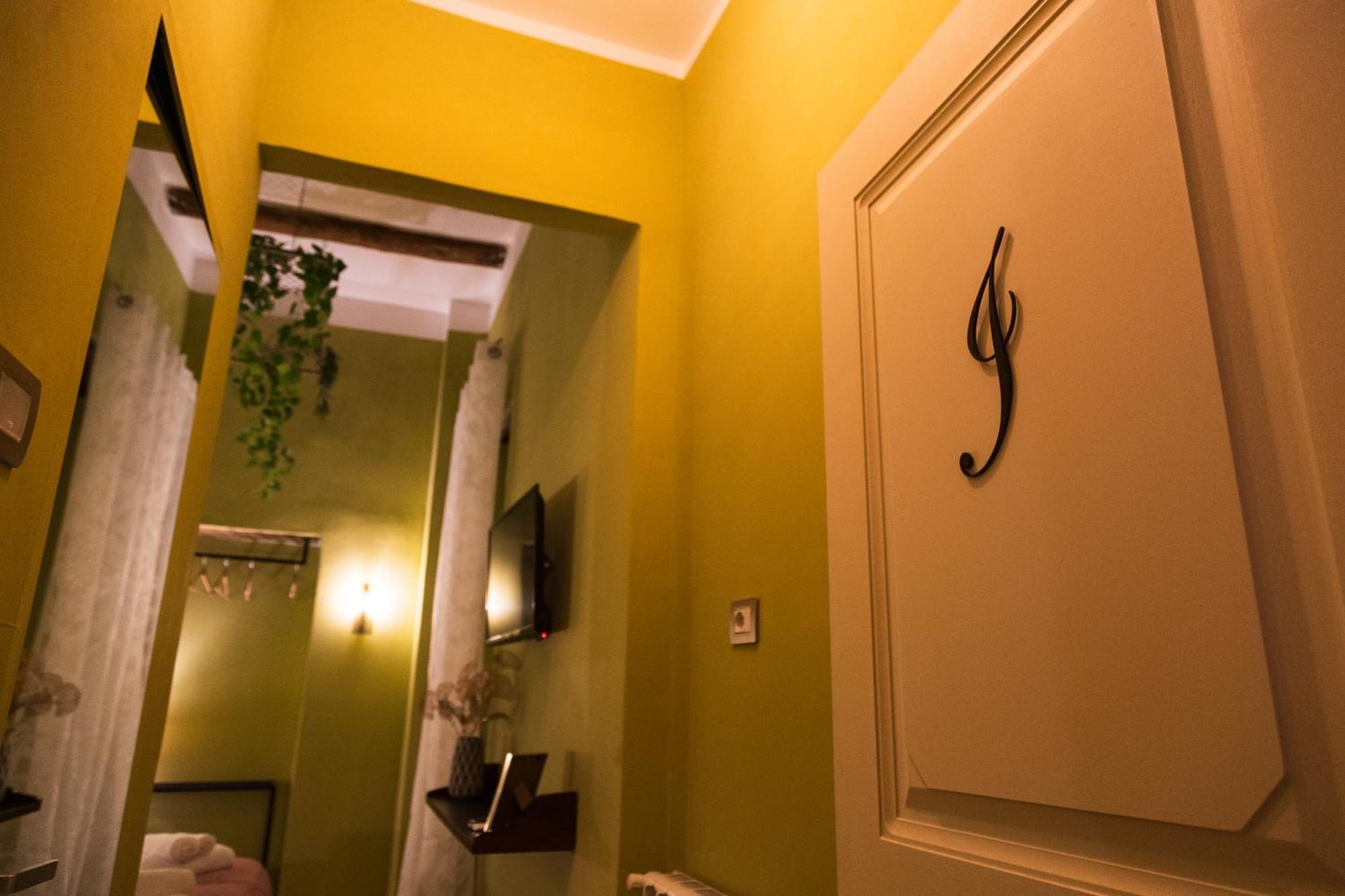 I Leoni Di Rosaroll Bed & Breakfast Naples Luaran gambar